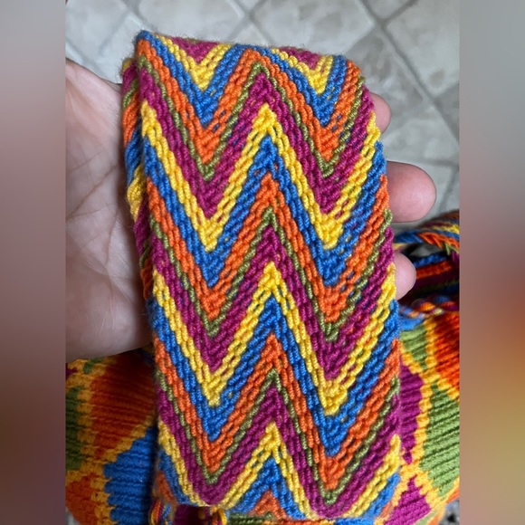 Wayuu Bucket Bag Hand-Woven Bohemian Groovy Chic Hand-Made Rainbow Colored - Picture 8 of 16